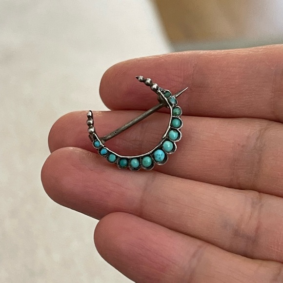 Antique natural turquoise silver crescent brooch - Picture 5 of 8